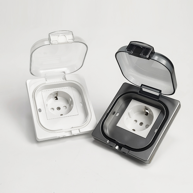 Wodoodporne gniazdo zewnętrzne – Outdoor Power Outlet Waterproof recenzja i cena